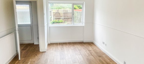 3 bedrooms House in Daventry, United Kingdom No. 2205 2