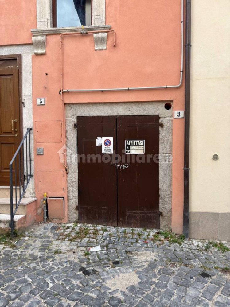 3 rooms Commercial property in L'Aquila, Italy No. 339926
