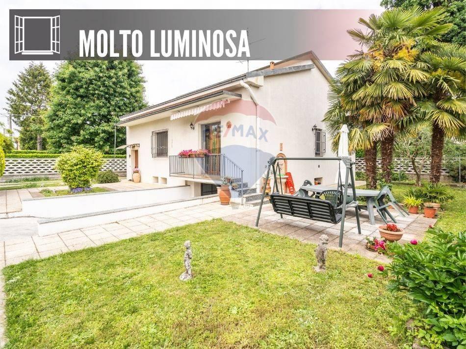 3-Zimmer Villa in Saronno, Italy, Nr. 89566