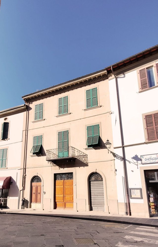 365m² Building in Marradi, Italy No. 92566