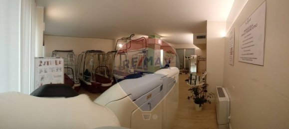 عقار تجاري في Monza, Italy 179متر مربع رقم 278132 6