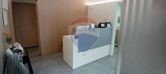 عقار تجاري في Monza, Italy 179متر مربع رقم 278132 2