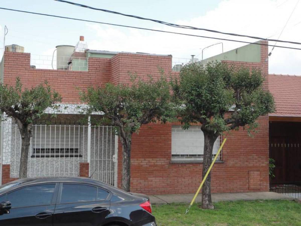 2 bedrooms House in General San Martin, Argentina No. 7646