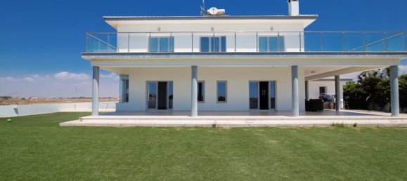 4 bedrooms Villa in Xylofagou, Cyprus No. 22390 2