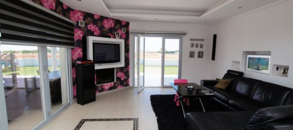 4 bedrooms Villa in Xylofagou, Cyprus No. 22390 8