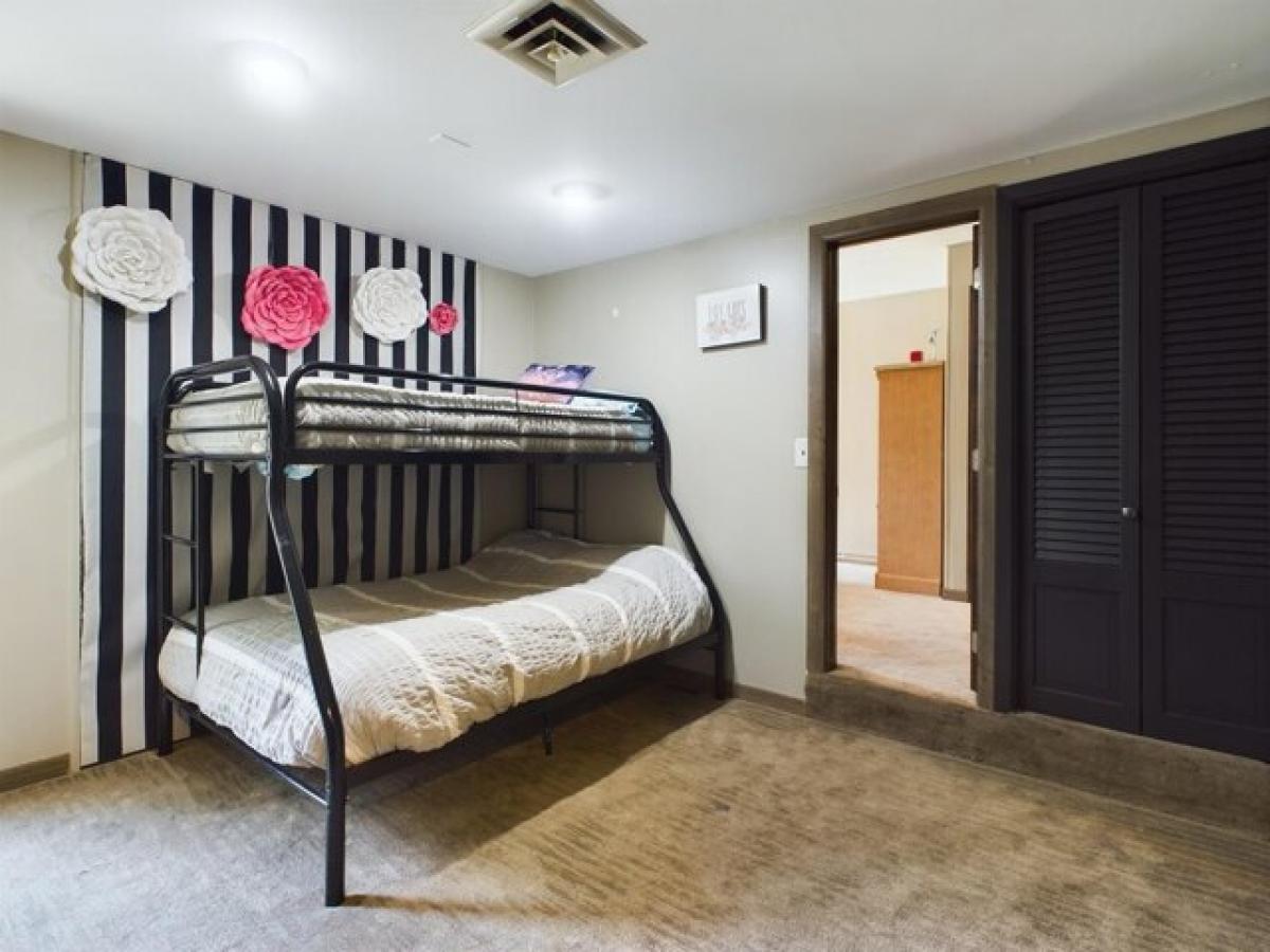 5 bedrooms House in Johnson Lake, USA No. 390018