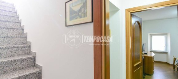 5 rooms Apartment in Veleso, Italy No. 211419 10