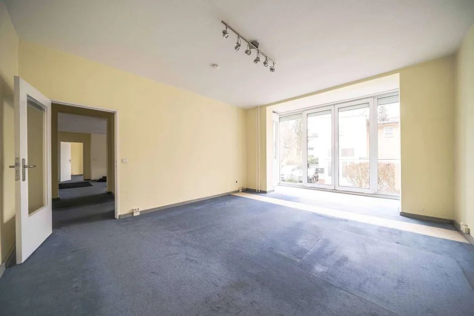 5 rooms Apartment in Lichterfelde, Germany No. 19165