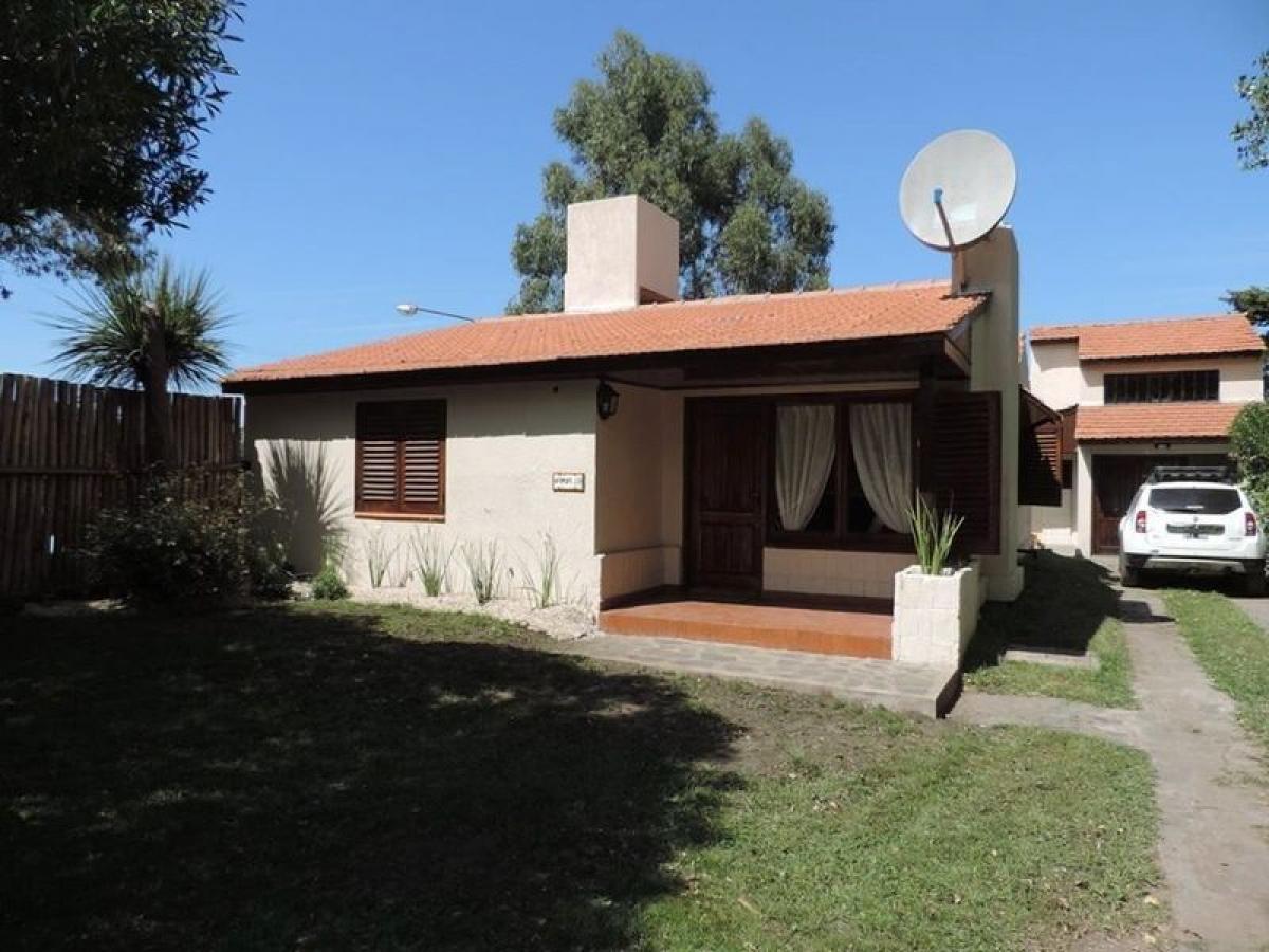 2 bedrooms House in Mar del Plata, Argentina No. 92875