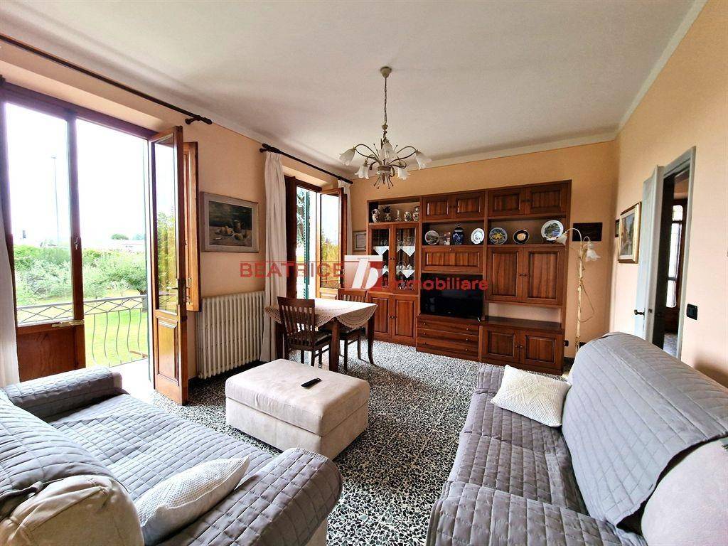 Villa de 3 dormitorios en Lucca, Italy No. 100339