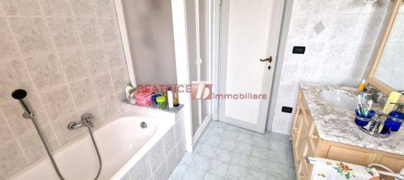 Villa de 3 dormitorios en Lucca, Italy No. 100339 13