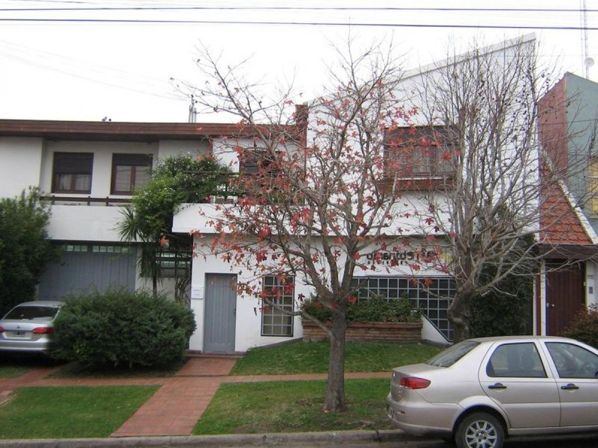 2 bedrooms House in Mar del Plata, Argentina No. 81442