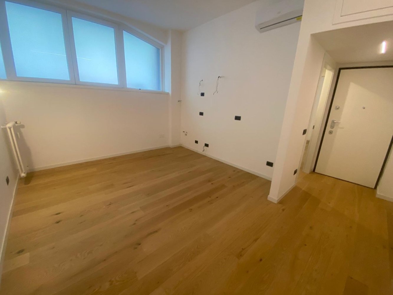 2 Schlafzimmer Wohnung in Milan, Italy, Nr. 366440