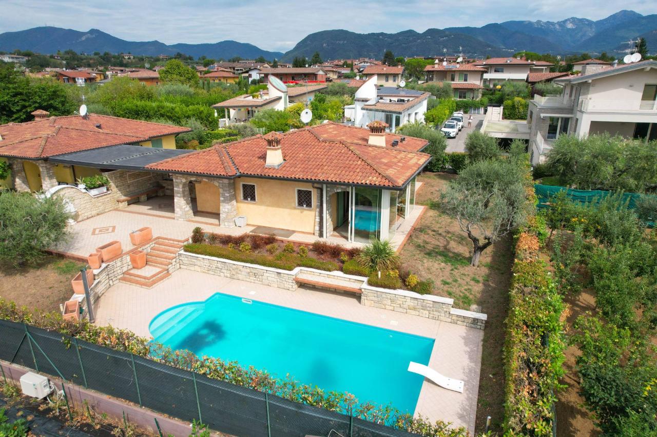 5-Zimmer Villa in San Felice del Benaco, Italy, Nr. 117282