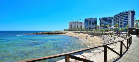 Apartamento de 3 dormitorios en Punta Prima, Spain No. 3617 10