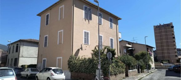 Квартира с 5 комнатами в Терни, Италия № 220461 4