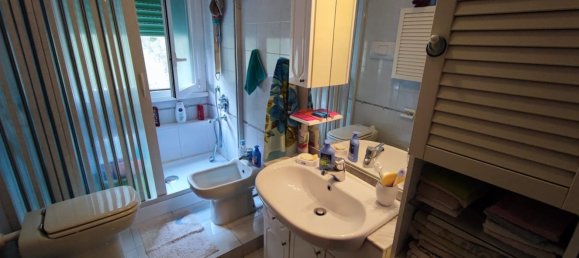 Apartamento de 3 habitaciónes en Rapallo, Italy No. 208499 9