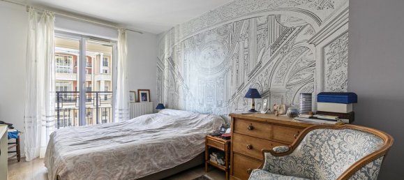 Dúplex de 3 dormitorios en Courbevoie, France No. 147580 4