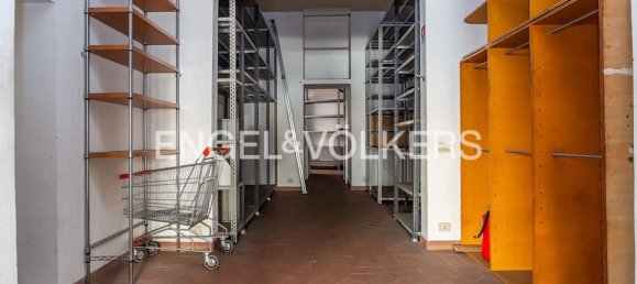 151m² Commercial property in Rome, Italy No. 109160 6