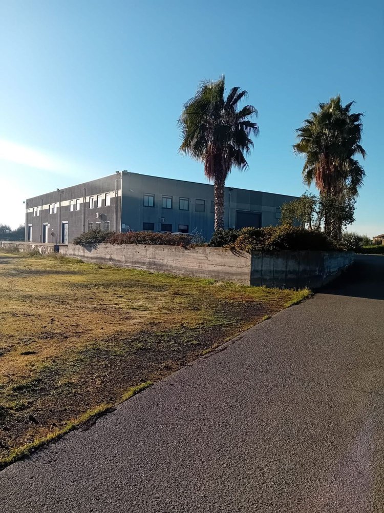 1250m² Warehouse in Biancavilla, Italy No. 159533