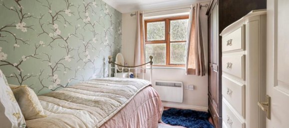 3 bedrooms Office in Isleworth, United Kingdom No. 12343 9