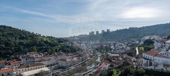 223m² Building in Alenquer, Portugal No. 81550 11