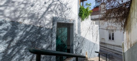 223m² Building in Alenquer, Portugal No. 81550 3