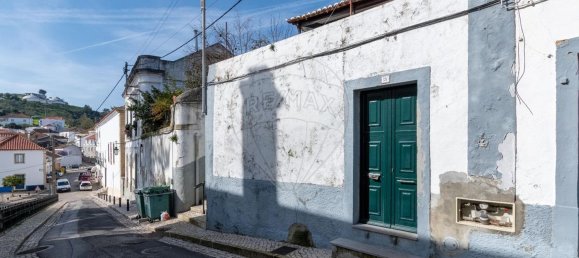 223m² Building in Alenquer, Portugal No. 81550 2