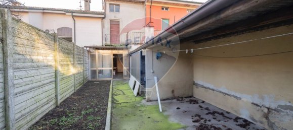 2 bedrooms House in Rivarolo Mantovano, Italy No. 81126 11