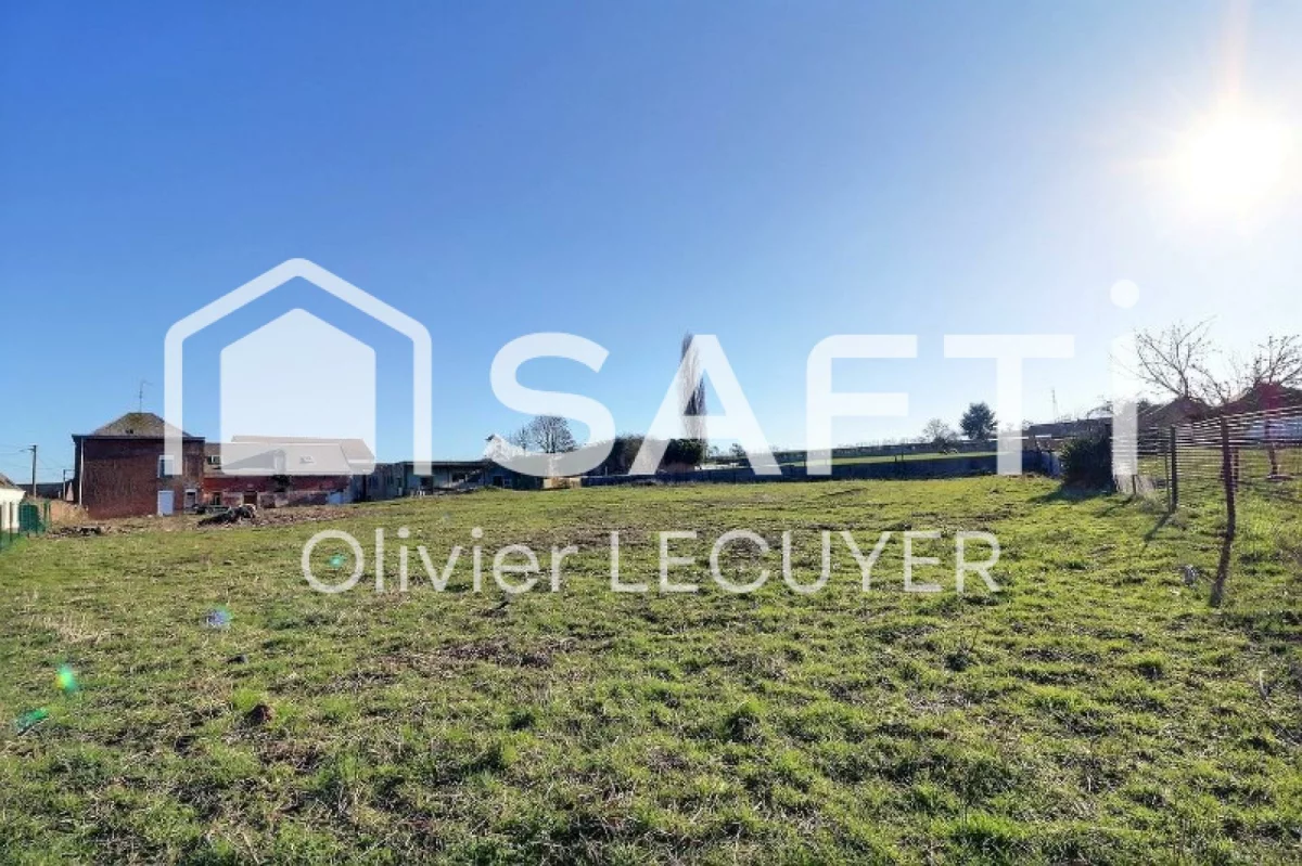 1320m² Land in Solesmes, France No. 244526