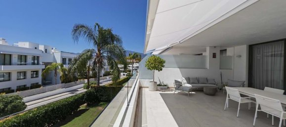 3 Schlafzimmer Wohnung in Estepona, Spain, Nr. 136670 2