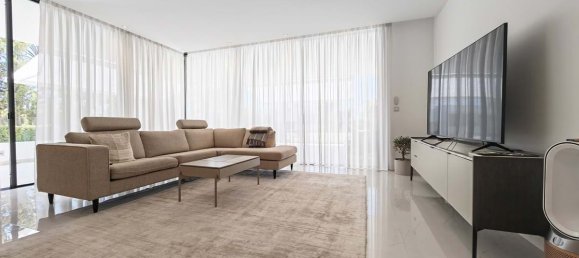 3 Schlafzimmer Wohnung in Estepona, Spain, Nr. 136670 4