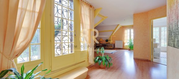 5 غرف نوم فيلا في Sucy-en-Brie, France رقم 165406 16