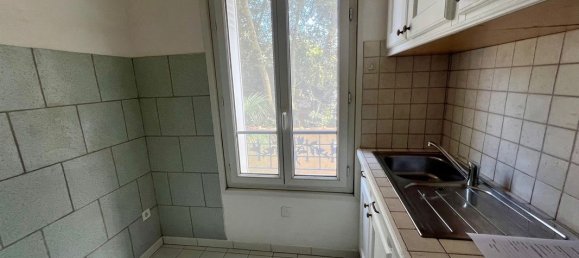 2 bedrooms Apartment in Viry-Chatillon, France No. 176200 8