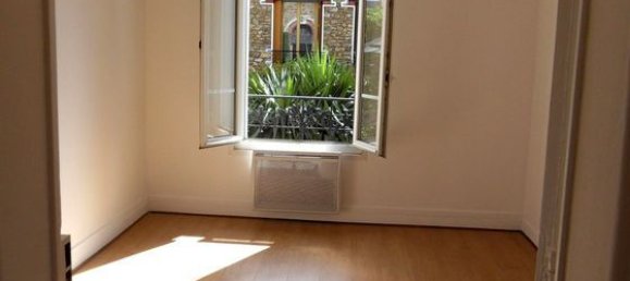 2 bedrooms Apartment in Viry-Chatillon, France No. 176200 2