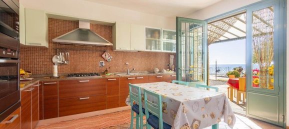 Вилла с 8 комнатами в Бордигера, Италия № 220120 44