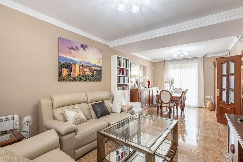 3 غرف نوم منزل في Vegas del Genil, Spain رقم 220650