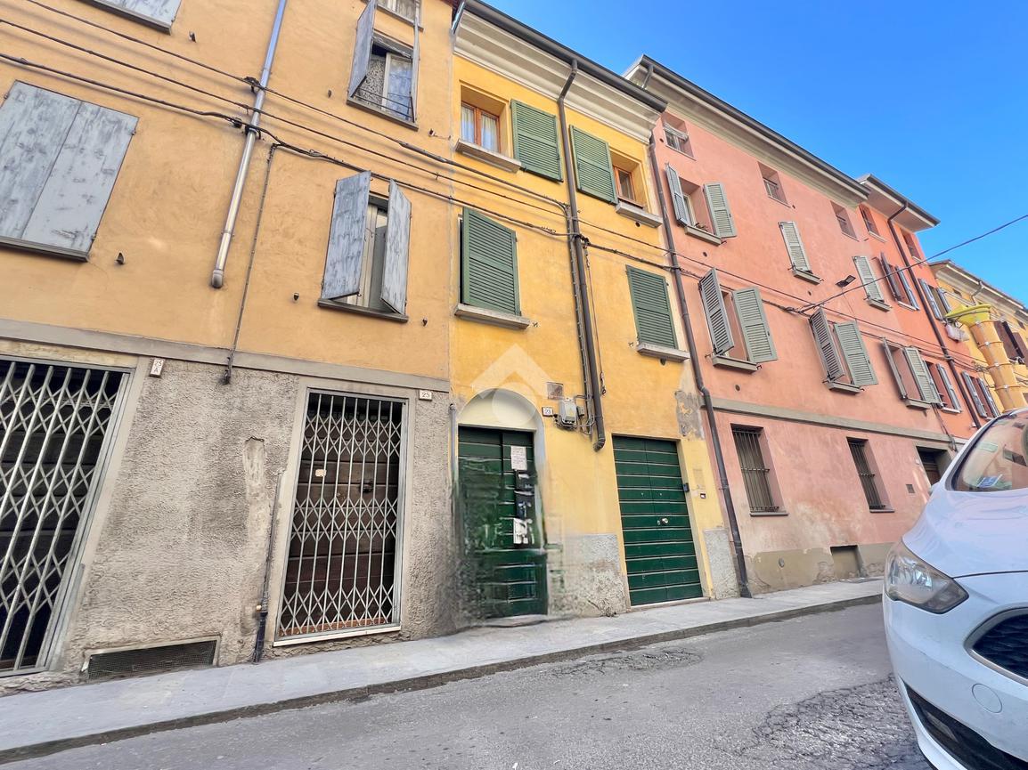 Студия в Реджо Эмилия, Италия № 2288