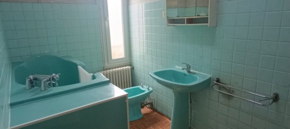 2 bedrooms House in Vierzon, France No. 155746 6