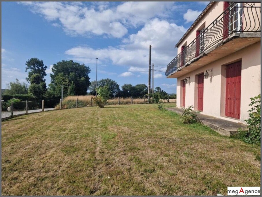 5 bedrooms House in Carentoir, France No. 341013