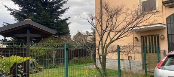 10 rooms House in Cassina Rizzardi, Italy No. 13781 6