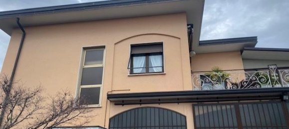 10 rooms House in Cassina Rizzardi, Italy No. 13781 5