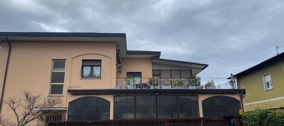 10 rooms House in Cassina Rizzardi, Italy No. 13781 2