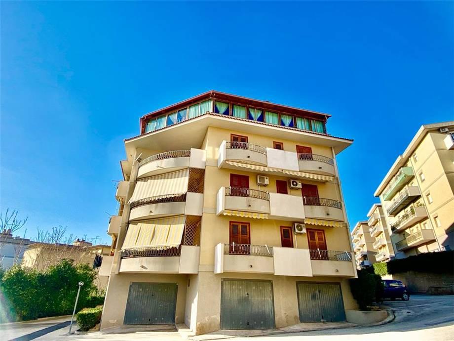 Пентхаус с 6 комнатами в Ното, Италия № 135941