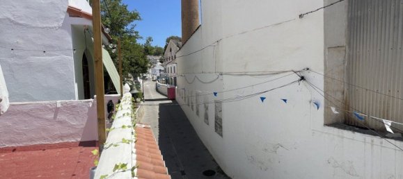 4 bedrooms House in Salobrena, Spain No. 135466 2