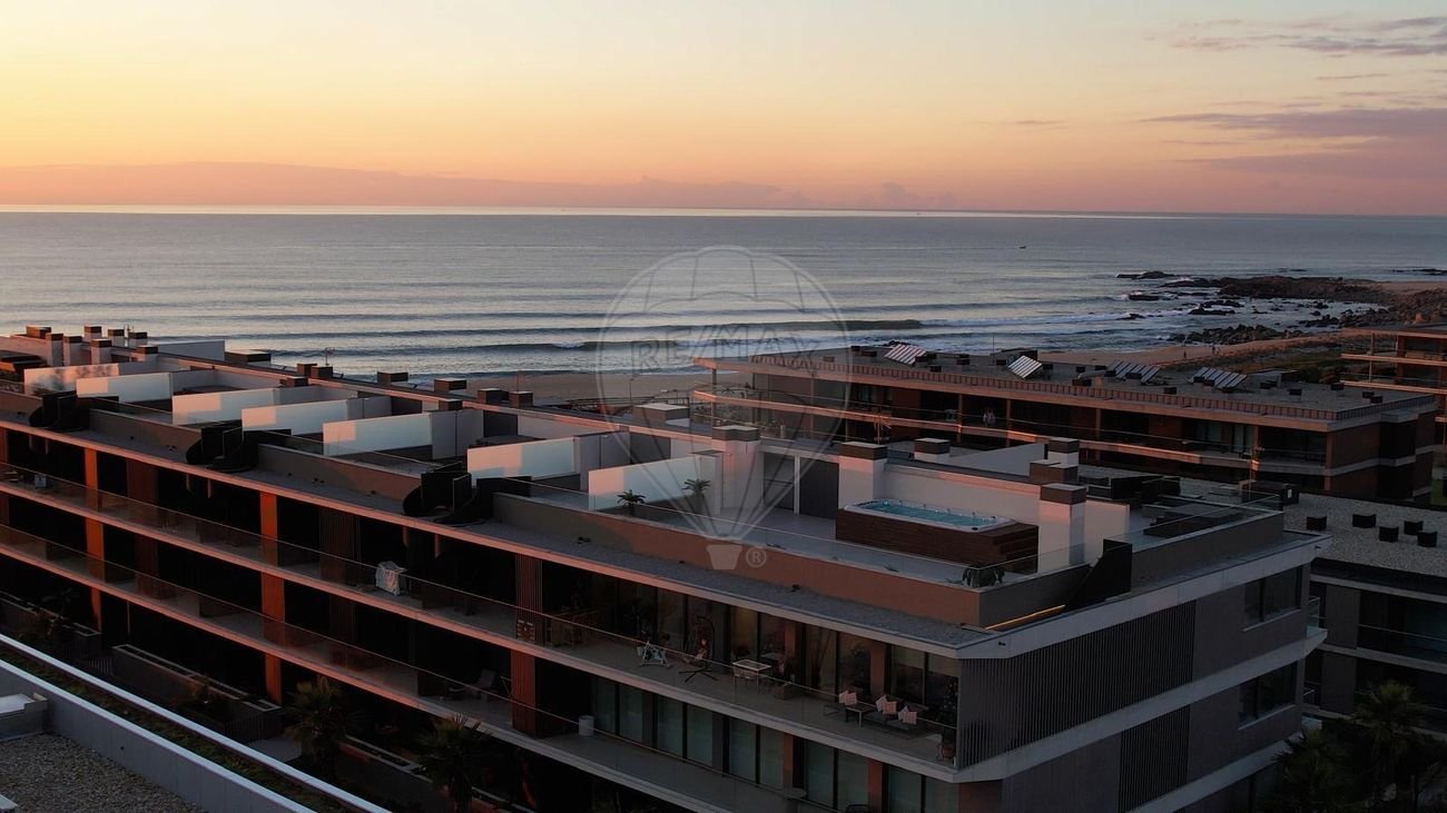 3 bedrooms Apartment in Vila Nova de Gaia, Portugal No. 110953