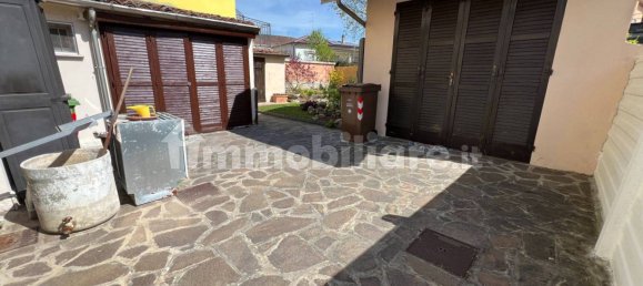 3 bedrooms Villa in Gonzaga, Italy No. 252335 4