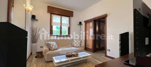 3 bedrooms Villa in Gonzaga, Italy No. 252335 6