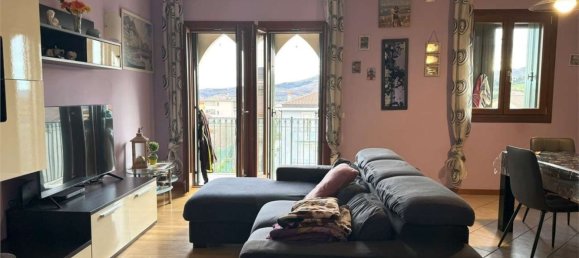 3 rooms Apartment in Montecchia di Crosara, Italy No. 276479 3
