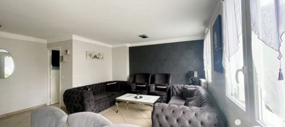 Apartamento de 3 dormitorios en Villiers-le-Bel, France No. 359132 2